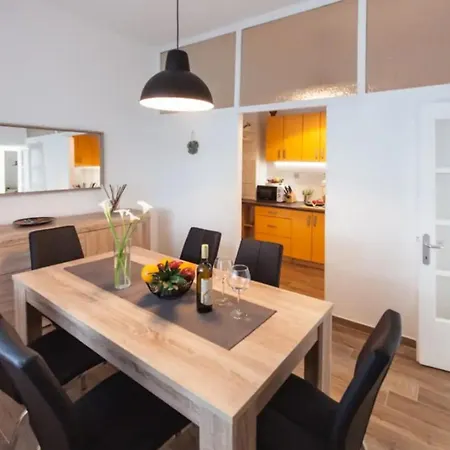 Villa House With Private Swiming Pool Pula