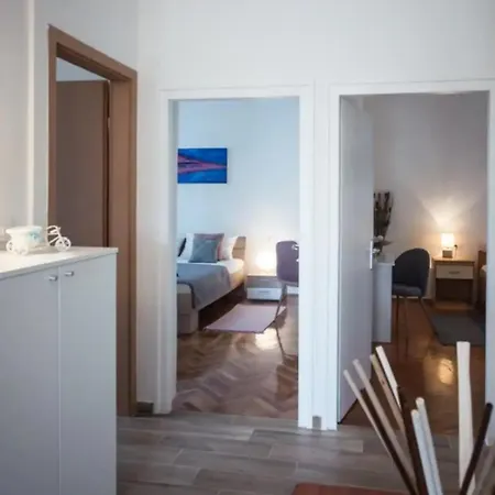 House With Private Swiming Pool Villa