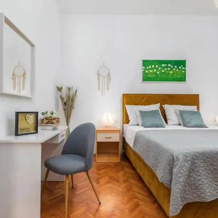 Villa House With Private Swiming Pool Pula